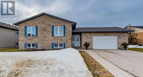 490 King Street E, Wellington North (Mount Forest), ON, N0G2L0 | Card Image