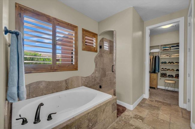 31-Soaker Tub | Image 30