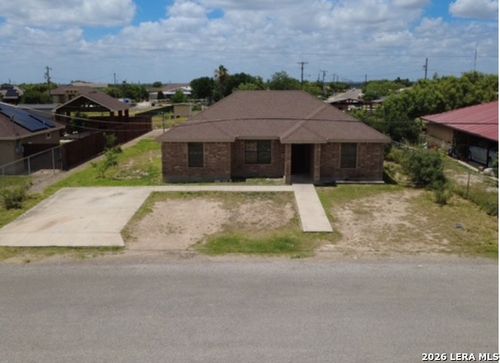 578 Wildwood Dr, Eagle Pass, TX, 78852 | Card Image