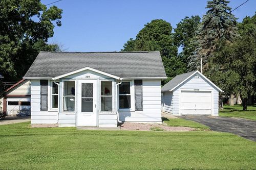 220 Union Street, Ripon, WI, 54971 | Card Image
