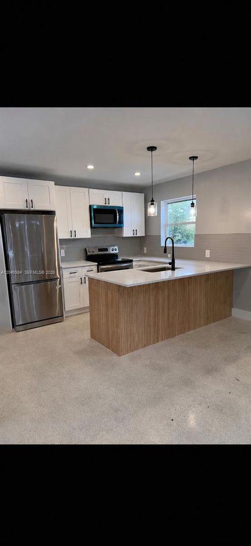 1-1140 Ne 24th Avenue, Pompano Beach, FL, 33062 | Card Image