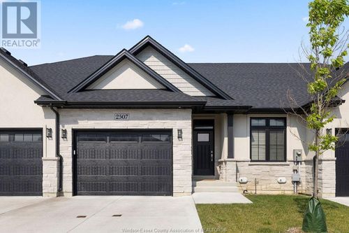 2507 Clearwater Ave, Windsor, ON, N8P0G3 | Card Image