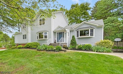 1 W Circuit Dr, Succasunna, NJ, 07876-1928 | Card Image