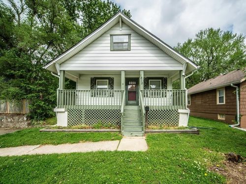 1815 S Evanston Ave, Independence, MO, 64052-1954 | Card Image