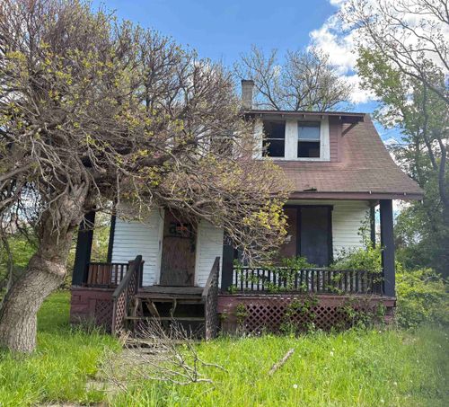 231 Grove St, Highland Park, MI, 48203-2566 | Card Image