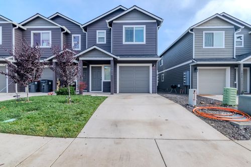 7858 Phaedra Ln, White City, OR, 97503-2300 | Card Image