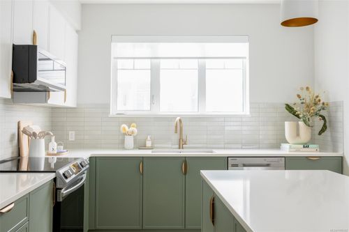 110-3220 Glendale Pl, Langford, BC, V9B1Y2 | Card Image