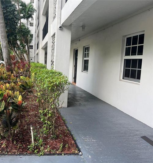 apt-107-2900 N Course Dr, Pompano Beach, FL, 33069-3858 | Card Image