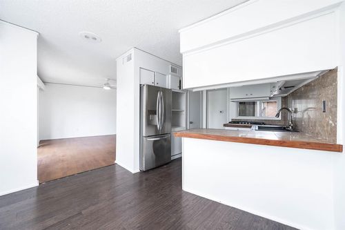10-8211 Katy Fwy, Houston, TX, 77024-1926 | Card Image