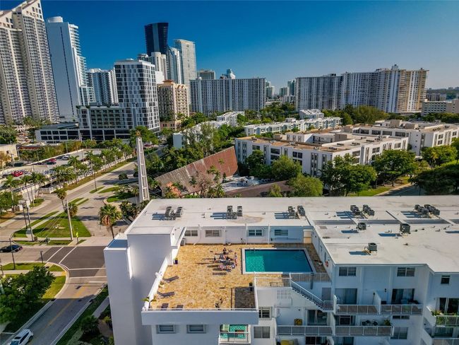 APT-402 - 17800 Atlantic Blvd, Condo with 1 bedrooms, 2 bathrooms and null parking in Sunny Isles Beach FL | Image 18