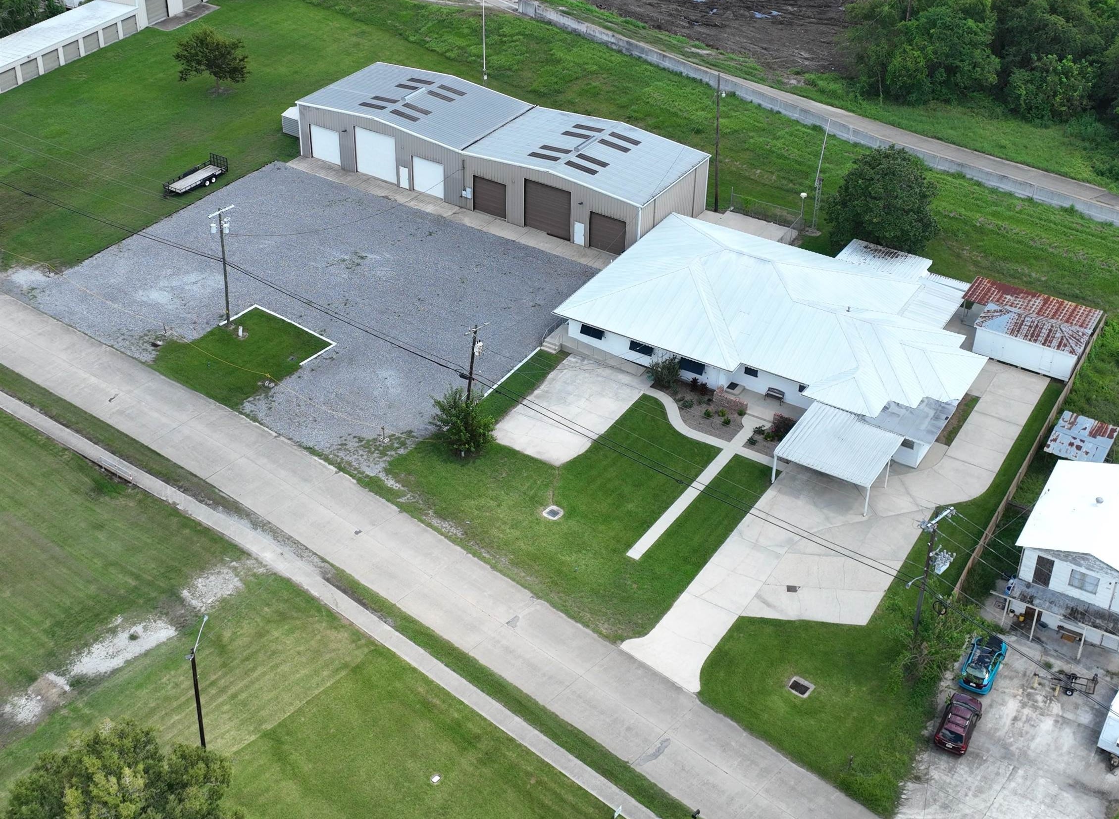 2250 River Rd, Berwick, LA 70342