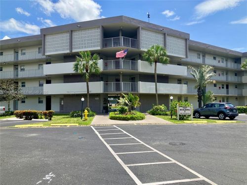 403b-2801 Nw 47th Ter, Lauderdale Lakes, FL, 33313-1757 | Card Image