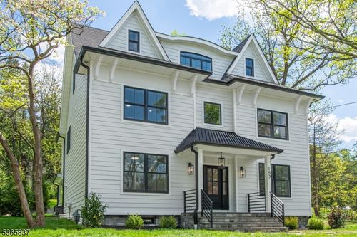 157 Meyersville Rd, Chatham Twp, NJ, 07928-1017 | Card Image