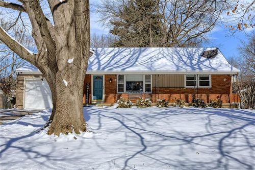 1206 Ne 65th St, Gladstone, MO, 64118-3564 | Card Image