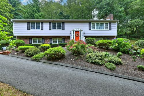 932 Amity Rd, Bethany, CT, 06524-3032 | Card Image