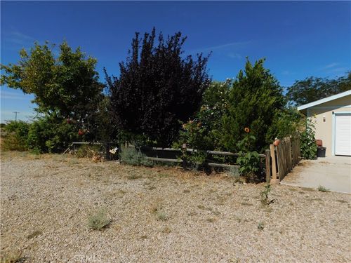 19825 Taylor St, California City, CA, 93505-4009 | Card Image