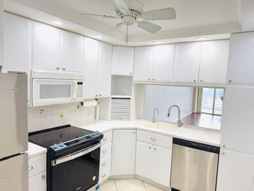 apt-209-3051 N Course Dr, Pompano Beach, FL, 33069-3375 | Card Image