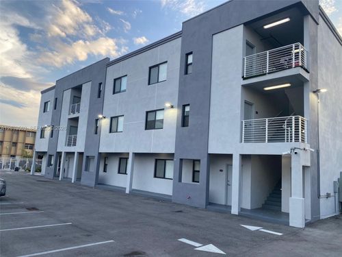 102-423 E 27th St, Hialeah, FL, 33013-3709 | Card Image