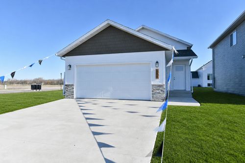6809 Deer Creek Loop, Horace, ND, 58047 | Card Image