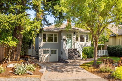 2168 Bartlett Ave, Victoria, BC, V8S2P9 | Card Image