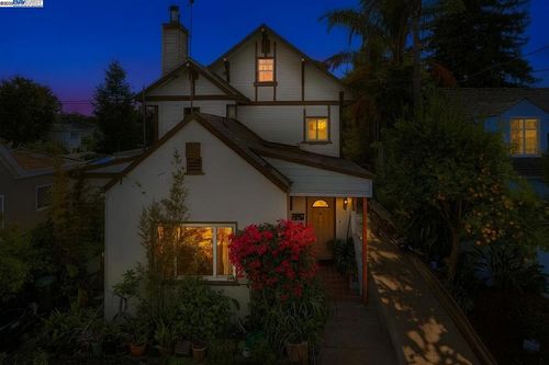 937 Helen Ave, San Leandro, CA, 94577-2127 | Card Image