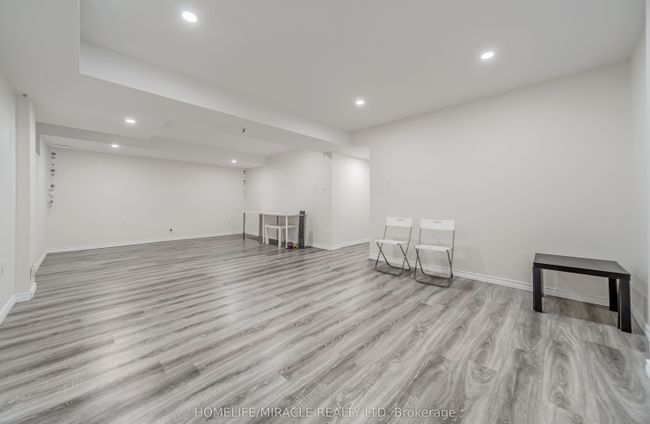 93 Lynch Cir, House attached with 4 bedrooms, 4 bathrooms and 2 parking in Guelph ON | Image 39