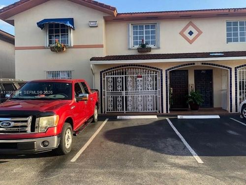 28-2212 W 74th St, Hialeah, FL, 33016-6863 | Card Image