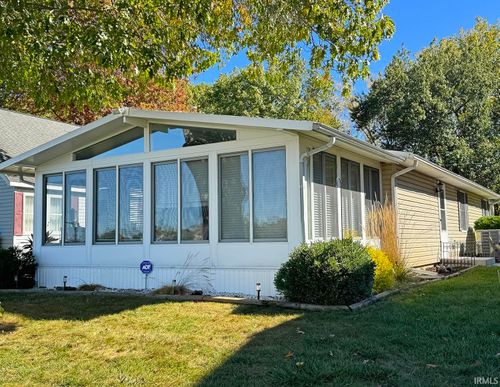 5916 E George St, Syracuse, IN, 46567-9424 | Card Image