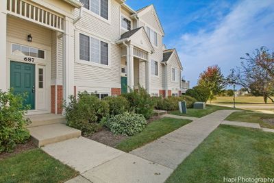 687 S Parkside Drive, Townhouse with 3 bedrooms, 2 bathrooms and 2 parking in Round Lake IL | Image 1