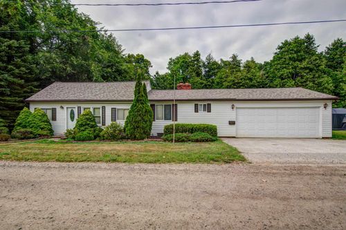 7257 Forest Dr, Lexington, MI, 48450-9138 | Card Image