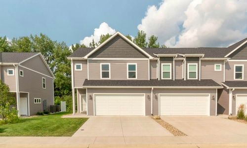 4324 Spruce Creek Dr, Cedar Falls, IA, 50613-6458 | Card Image