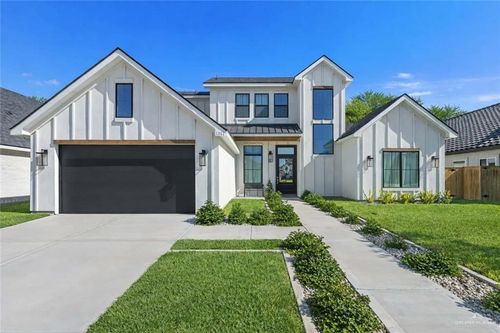 1811 E 28th St, Mission, TX, 78574-2495 | Card Image
