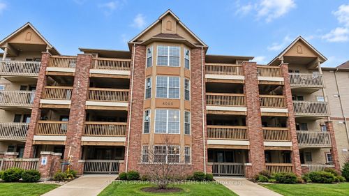 301-4005 Kilmer Dr, Burlington, ON, L7M4M2 | Card Image