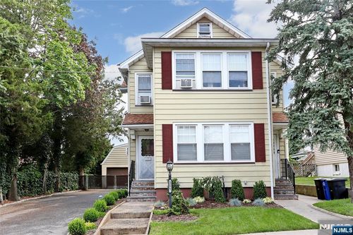215 Walter Ave, Hasbrouck Heights, NJ, 07604-1816 | Card Image
