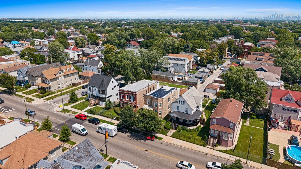 Residential Income in Chicago 5