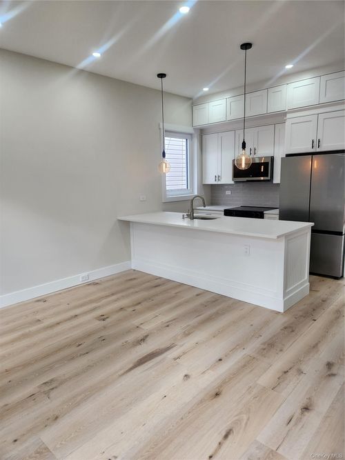 1l-14 Hausman Street, New York, NY, 11222 | Card Image