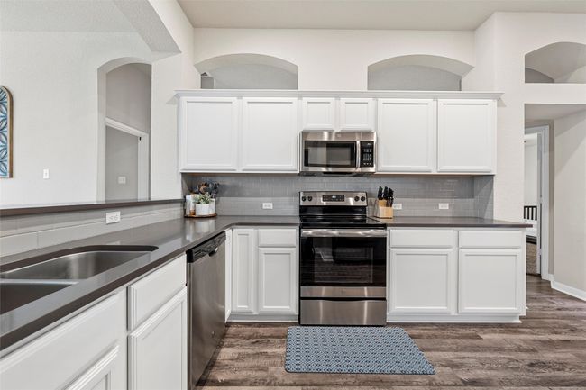 3017 Gilchrist Dr, House other with 3 bedrooms, 2 bathrooms and null parking in Lorena TX | Image 6