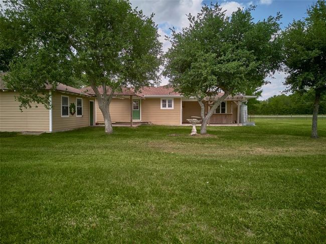 12021 Fm 1994 Rd, House other with 4 bedrooms, 3 bathrooms and 4 parking in Guy TX | Image 35