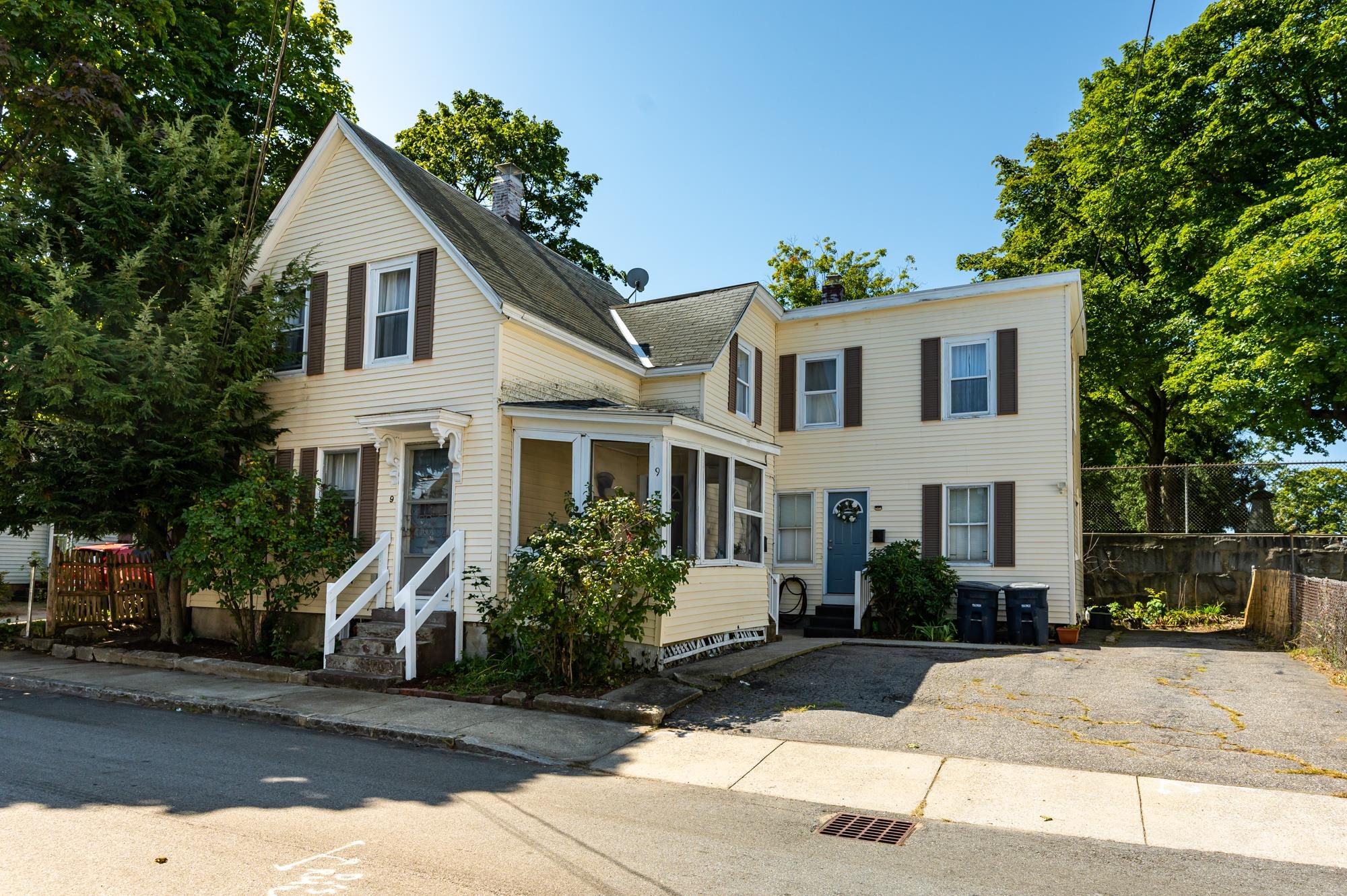 Badger St, Nashua, NH 03060