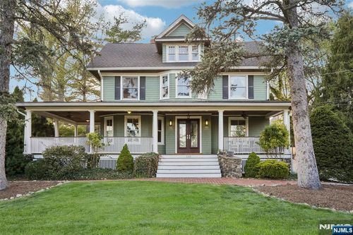 130 N Maple Ave, Ridgewood, NJ, 07450-3215 | Card Image