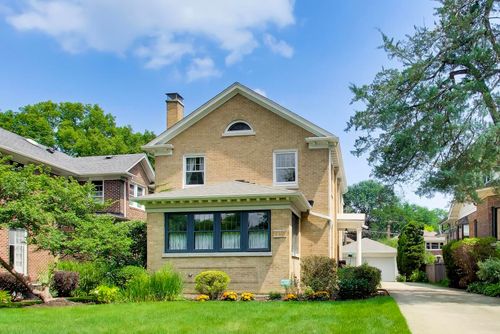943 Monroe Ave, River Forest, IL, 60305-1423 | Card Image