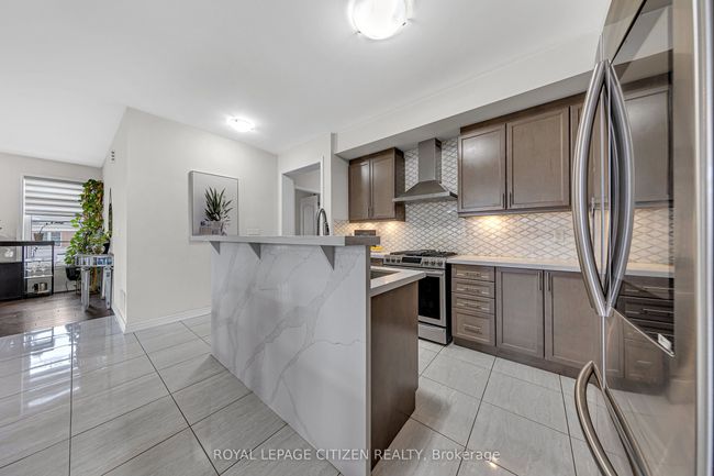 123 Luzon Ave, Home with 3 bedrooms, 3 bathrooms and 2 parking in Markham ON | Image 19