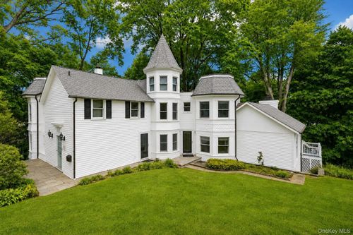 54 Hillside Ave, Mount Kisco, NY, 10549-1327 | Card Image