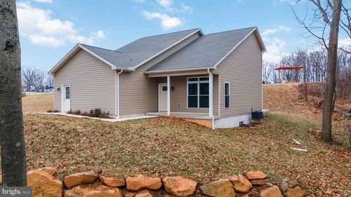 1735 Quarry Rd, LEBANON, PA, 17046-1540 | Card Image
