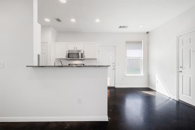 B - 6404 Carson Rdg, Condo with 2 bedrooms, 2 bathrooms and 2 parking in Austin TX | Image 21