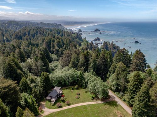 145 Baker Ranch Rd, Trinidad, CA, 95570 | Card Image
