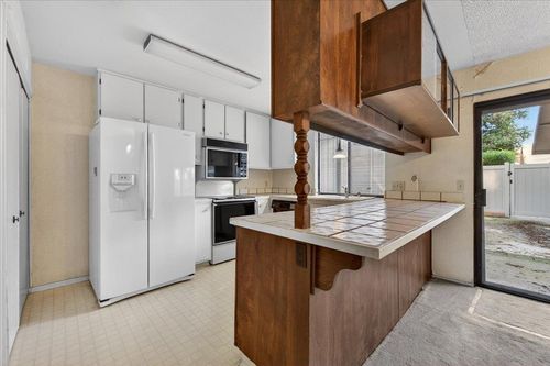 unit-117-4676 E Alamos Ave, Fresno, CA, 93726-1310 | Card Image