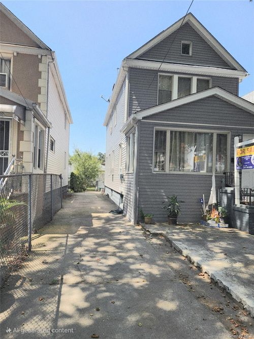 13110 134th St, South Ozone Park, NY, 11420-3430 | Card Image
