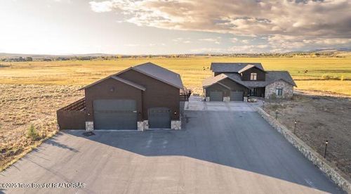 21 Muleshoe Rd, Pinedale, WY, 82941-7703 | Card Image