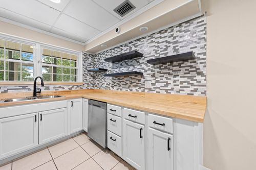 123 Robinwood Dr Sw, Fort Walton Beach, FL, 32548-5310 | Card Image